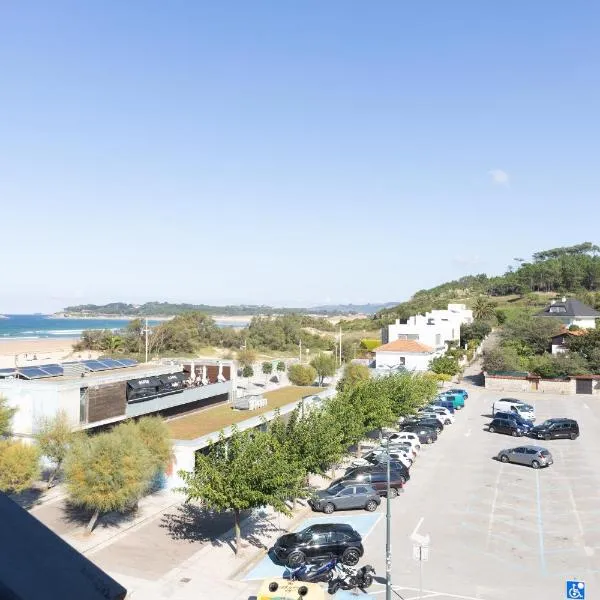 Apartamento con vistas al mar en la playa de Somo con parking、ソモのホテル