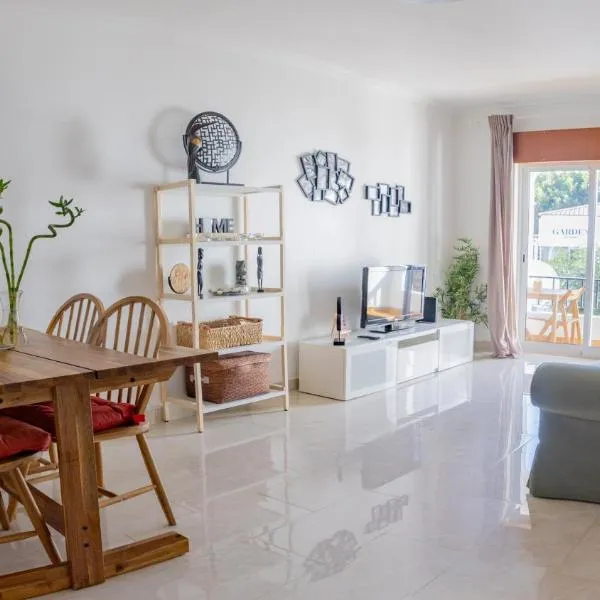 Tropical House, hotel in Carvoeiro