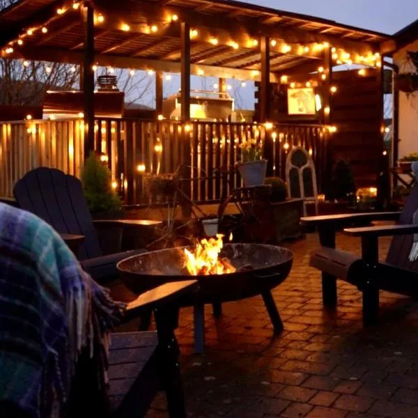 3-Rustic Escape, Firepit, BBQ & Pizza Oven, hotel in Pont Sticill