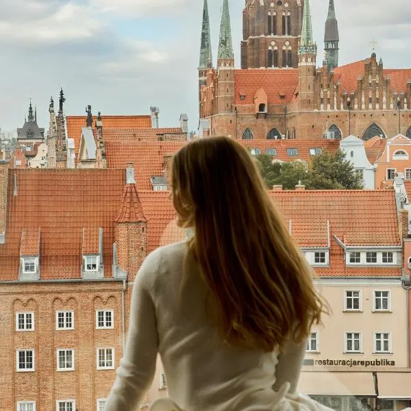 DEO PLAZA Suites & Riverside by Downtown Apartments, hotel di Gdansk