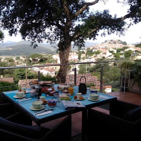 Au Jardin Des Couleurs, hotel in Pierrefeu-du-Var