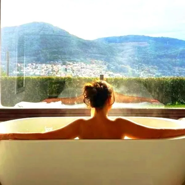 Casa nueva en Vigo Rural Mos con Jacuzzi y chimenea，位于庞特维德拉的酒店