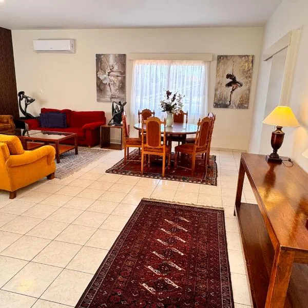 Family House, hotel v destinaci Limassol