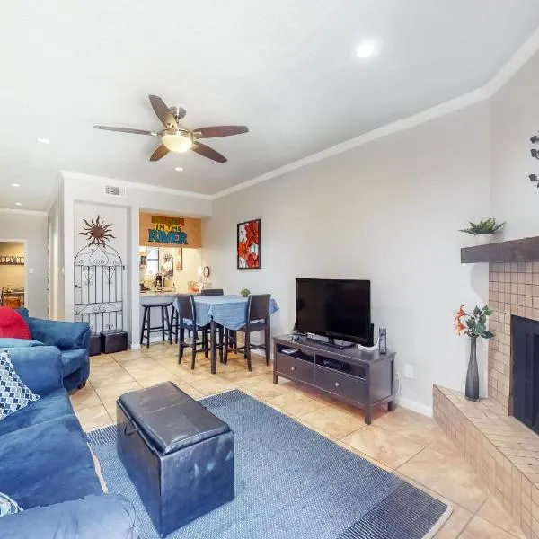 Camp Warnecke Estates Unit B104, hotel in New Braunfels
