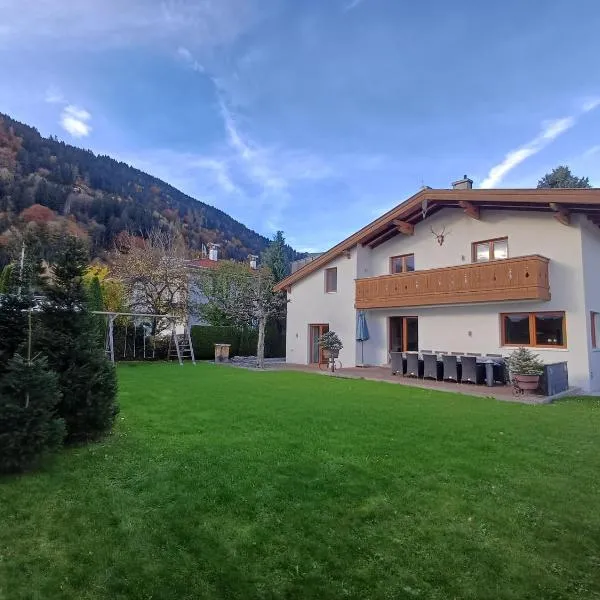 Chalet Hohe Tauern - Steinbock Lodges, hotel in Zell am See
