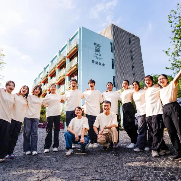 Yangshuo Courtyard Hotel - An all-English team by the Li River, hotel in Yangshuo