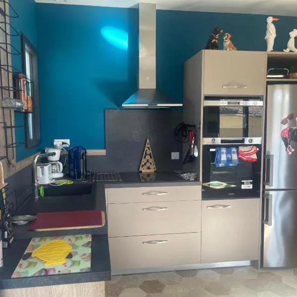 T3 Cros De Cagnes Bord De plage, hotel en Cagnes-sur-Mer