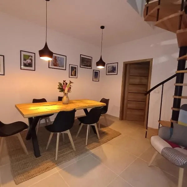 Chalúpka pod Hradom Lednica, khách sạn ở Lednica