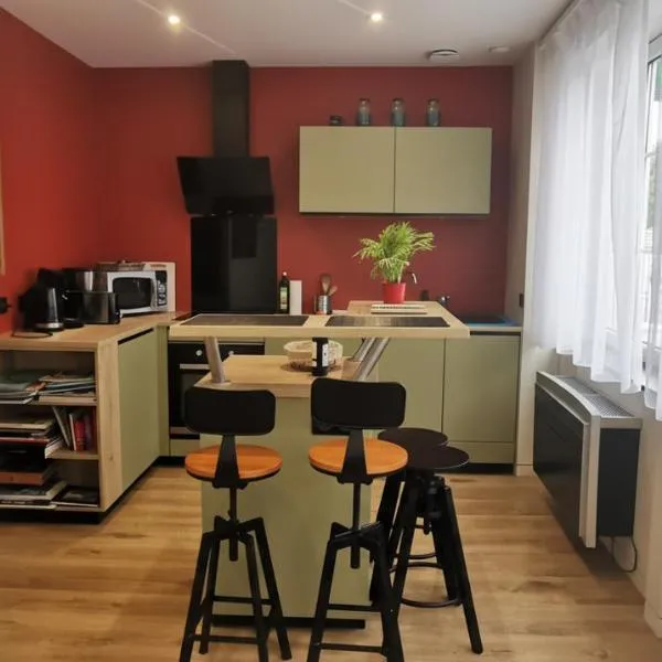 Appartement Cosy avec Sauna - Angouleme - 4 personnes、アングレームのホテル