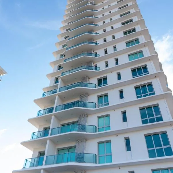 Luxury 2 Bedroom "Wake Up in the Sky" Best Views & Location in Asuncion: Asuncion şehrinde bir otel