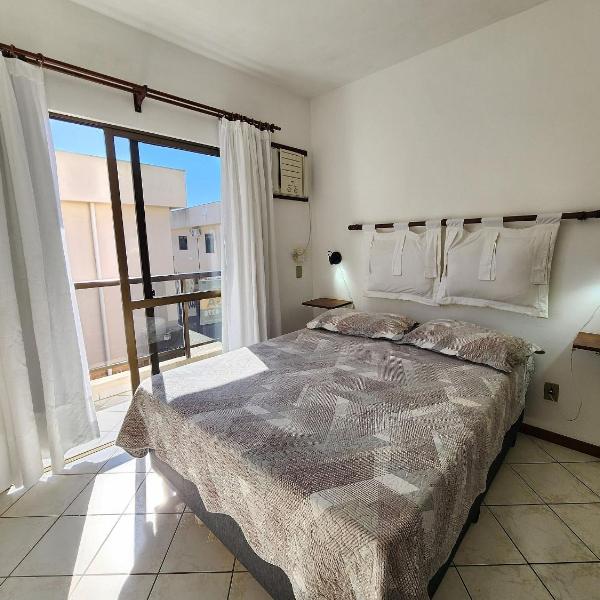 Sobrado 30 m praia, quartos climatizados, 1 vaga, até 6 pessoas - Foto 2