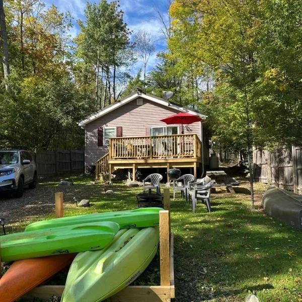 Augur Lake Cabin Escape, hotel in Au Sable Forks