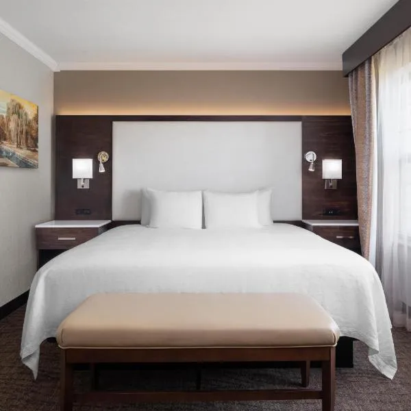Best Western Premier Bridgewood Hotel Resort, viešbutis mieste Neenah