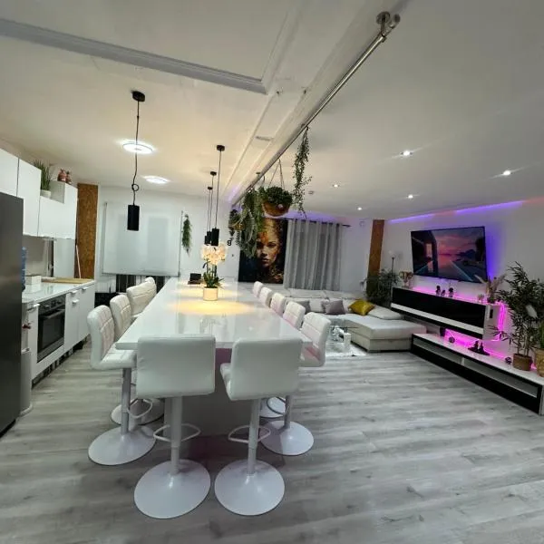 Stag hendo25pax Only 10min to the PARTY area DESPEDIDAS 25pax 10 min de la zona de fiesta Consultar precio, hotel a Benidorm