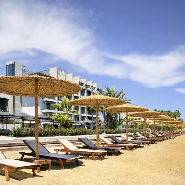 Mercure Larnaca Beach Resort, hotel in Larnaka