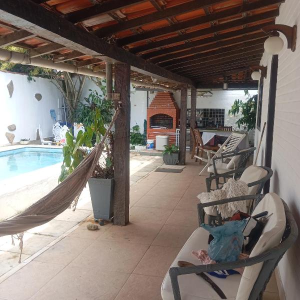 Casa com piscina privativa e churrasqueira