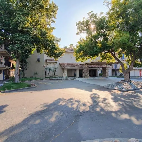 Rancho Cordova Inn、ランチョ・コルドバのホテル