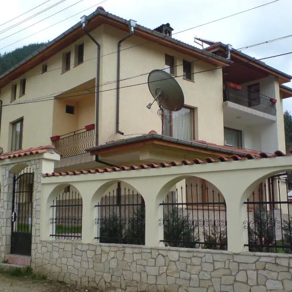 Guest House Benita，位于代温的酒店