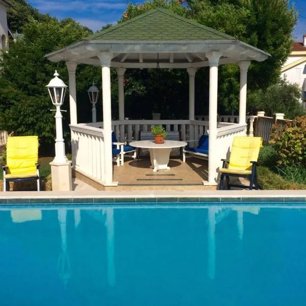 Guest House Vila Eli – hotel w mieście Herceg Novi