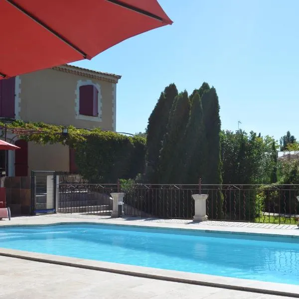 Studio de la Luciole, hotel in Mouriès