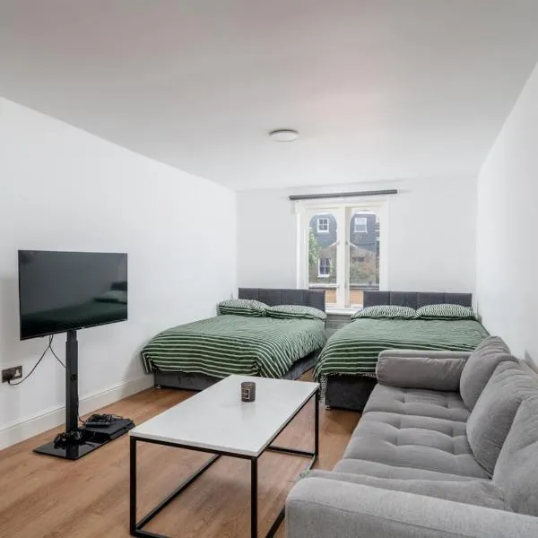 16 Guests, 4 Studios, Groups, Contractors, Stockwell SW9