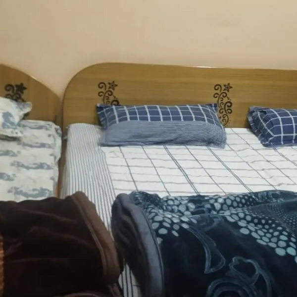 Anant Paying Guest house، فندق في Ayodhya