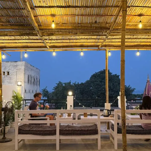 SAIR Hostel, Varanasi - 100m from Assi Ghat, hótel í Varanasi