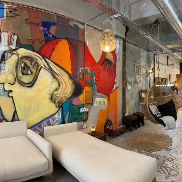 Loft artístico Espacio Lirola Centro، فندق في غرناطة