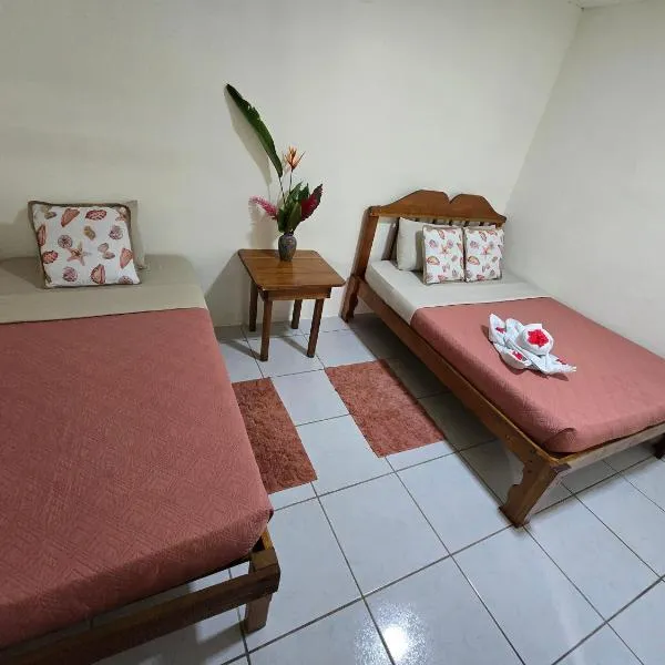 Jacobin Hostel & Cabins, Hotel in Drake