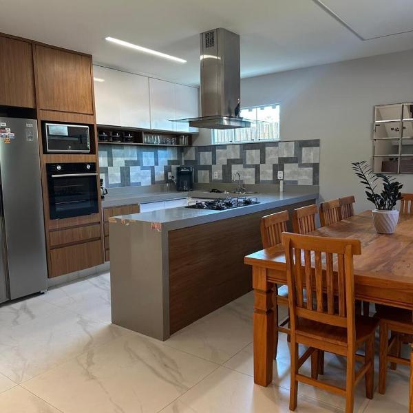 Casa em condomínio com área Gourmet, piscina e garagem - Foto 5