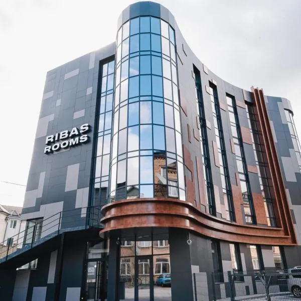 Ribas Rooms Lutsk、ルツカイのホテル