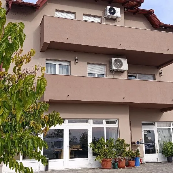 Luxury suites Marušić sobe, hótel í Brodski Varoš