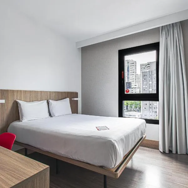 Hotel Moov Porto Alegre, ξενοδοχείο στο Πόρτο Αλέγκρε