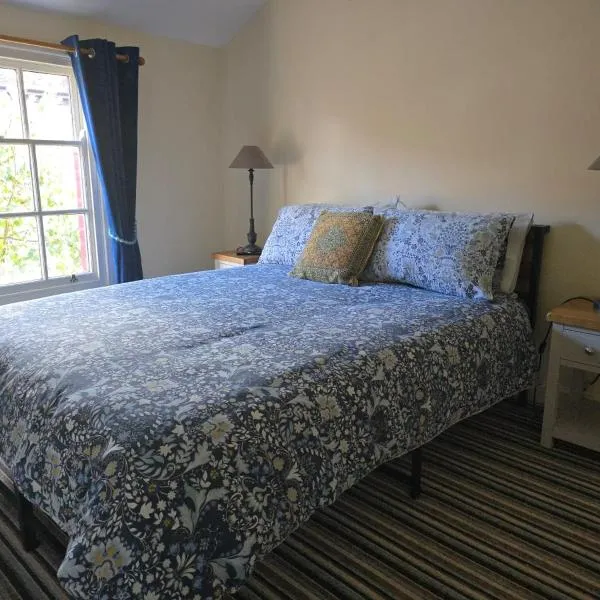 Cozy Double Room, hotel in Llanidloes