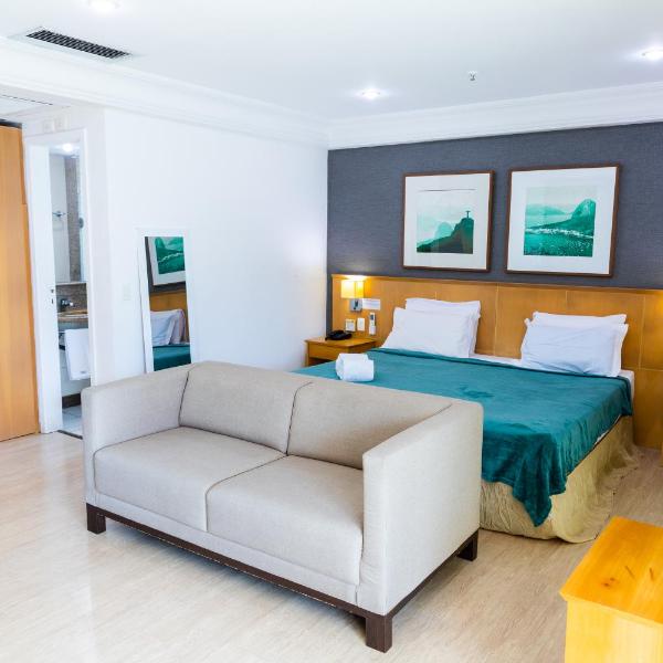 Barra balcony flat - Pool, gym, parking space and beach!