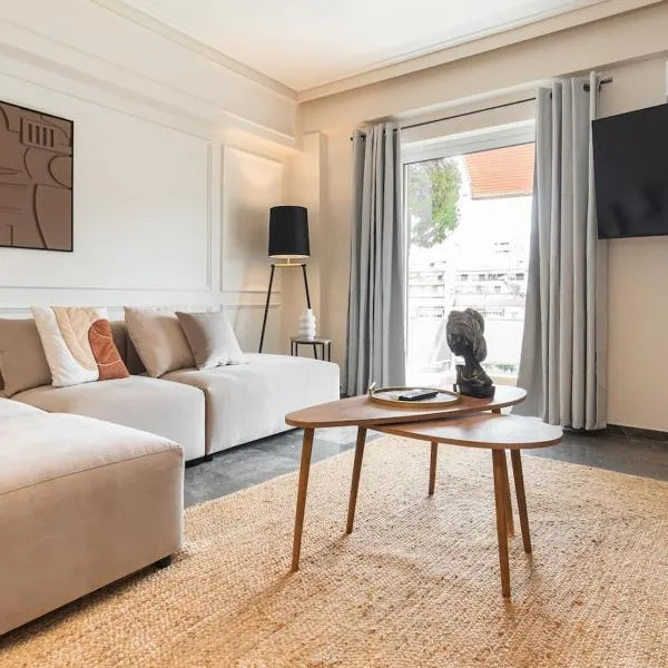 Elegant 3 Bdr Apartment City Retreat in Kypseli โรงแรมในMesochórion