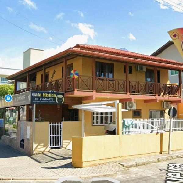 Casa térrea, 2 quartos 30m da Praia para 3 pessoas