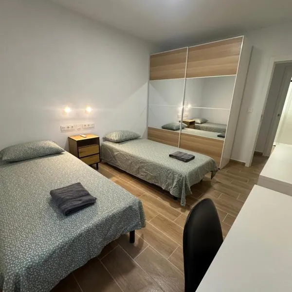 Guesthouse Cervantes - Rooms cerca del centro de Granada，位于格拉纳达的酒店