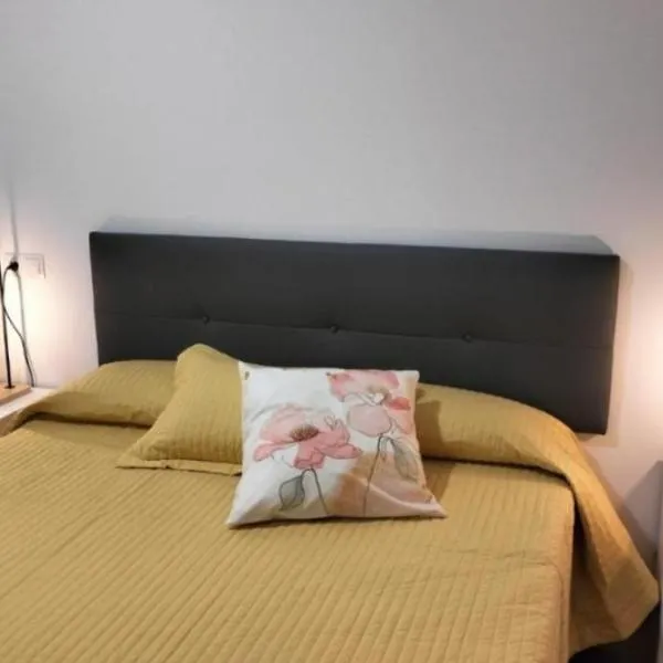 Alojamiento Las Dunas Bajo, hotel en Tabernas