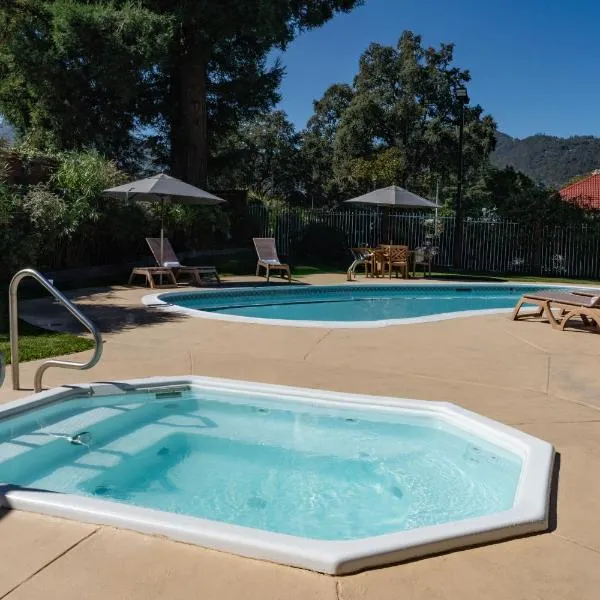 The Orchard Hotel Ukiah Wine Country Free Breakfast, Pool, & Hot Tub, hôtel à Ukiah