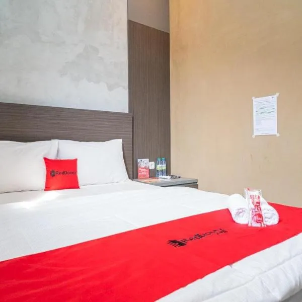 RedDoorz near Wisata Paribendo Lawang, hotel v destinaci Lawang