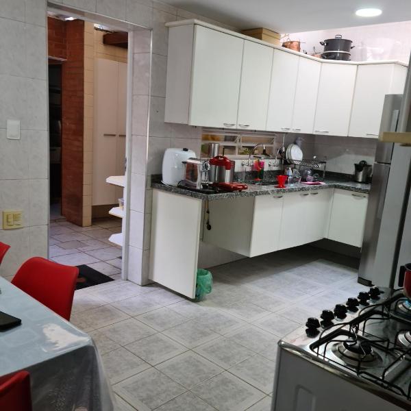 Quarto próximo Consulado Americano e metrô Borba Gato - Foto 4