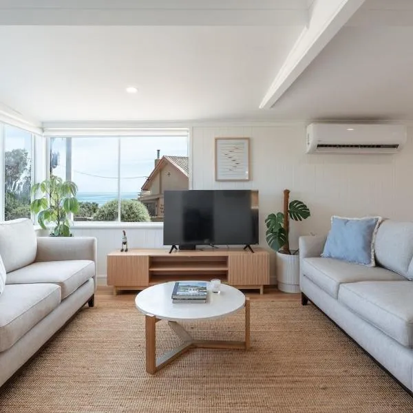 Magpie Sands - Ocean Views & Seaside Luxury - Steps to beach, hotel in Aldinga Beach