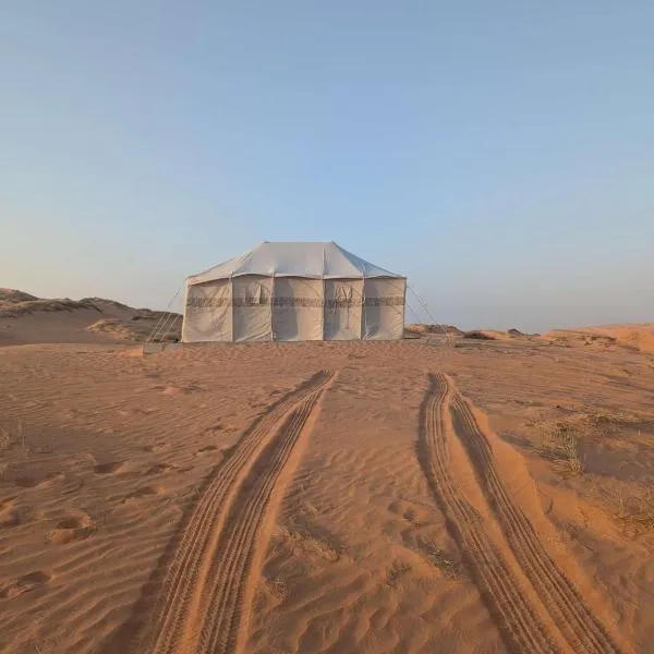 Desert Lumen Camp, hotel v destinaci Al Raka