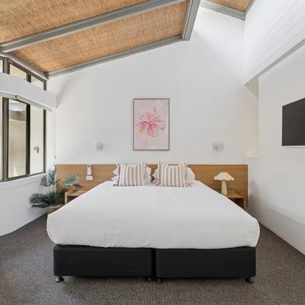 Hibiscus Villa - Beachfront, 2 pools, Tennis, Restaurant โรงแรมในKororo Basin