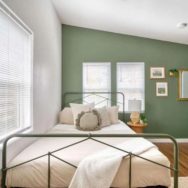 Stay Portland - Urban Cabin Studio - Breweries & Local Eateries: Portland şehrinde bir otel