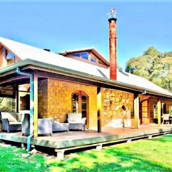 Kookaburra Retreat - peaceful rural bush setting, hotel in Gnarabup