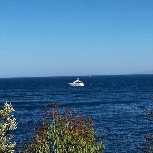 Attica Vacation Home, hotel in Dhaskalión