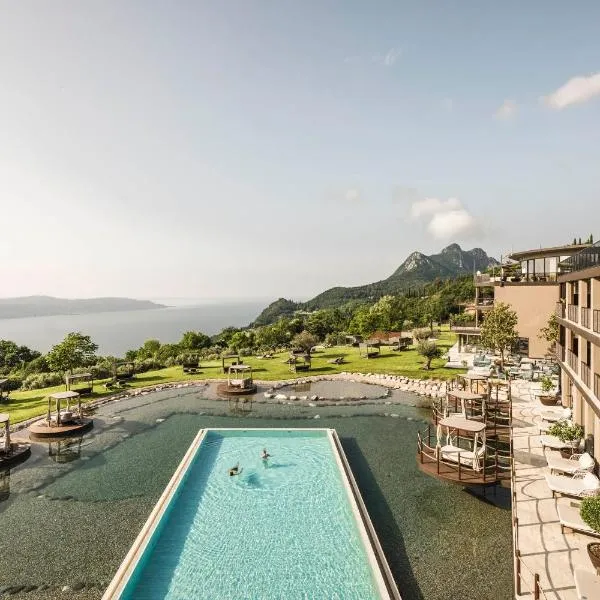 Stroblhof Lake Garda Active Family SPA Resort, hotel v destinaci Gargnano
