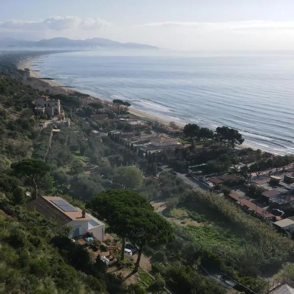 Villa Paola Vista Mare - Fronte Mare - Free Parking - Wi-Fi, hôtel à Terracine